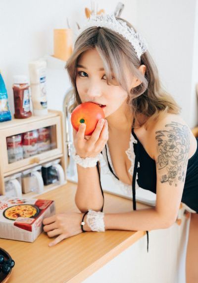 挠八块腹肌男脚心_1080P在线观看视频