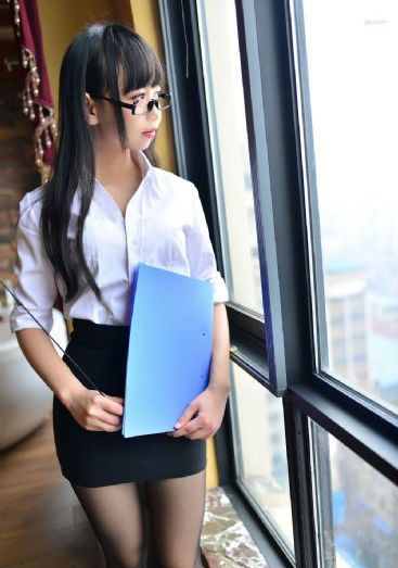 c翻那些帝王们打屁股女攻_DVD在线观看