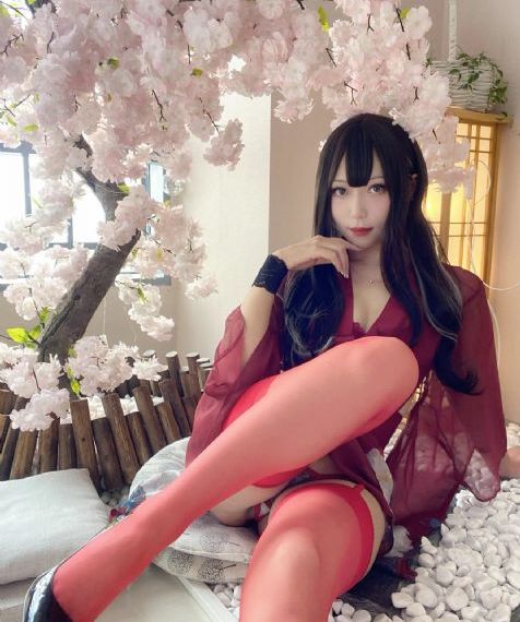日本漂亮女教师被强奸轮奸裸照淫照_蓝光电影在线观看