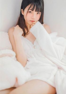打扑克全程不挡住的视频软件_BD英语全集免费观看